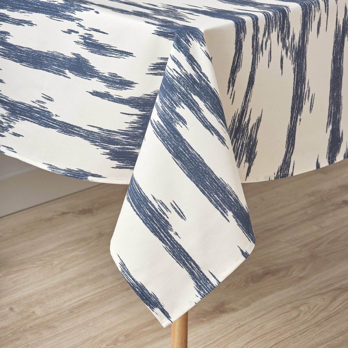 Bordsduk Belum T09 Marinblå 240 x 155 cm